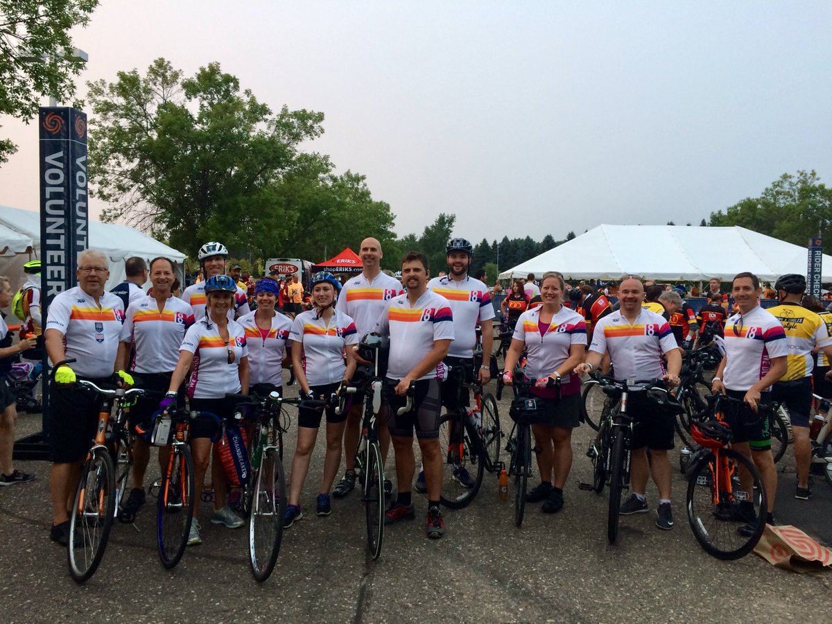 The @SunriseBanks team looking good for the @thechainbreaker ride this morning! What a great cause and great day for riding! #sunrisebanks #findacure #rideforacure #biking #bikemn