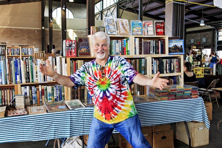 DetroitBookfest's tweet photo. Thank you @debographyphotography for all the photos! See all the 400+ photos in their glory online! Link in bio! #detroit #detroitbookfest #detroitbookfestival #detroitbookfest18 #bookstagram #booksofinstagram #books📚 #booksale #detroitsfinest #detroitlove #detroitmichigan https://t.co/KGCHEZhKkt