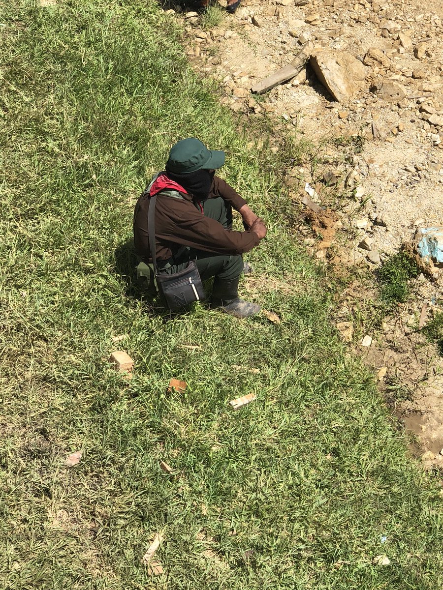 argeliaguerrero's tweet photo. Miliciano #EZLN en el #CompArte2018 #BTZ https://t.co/GFr0kZwwsC