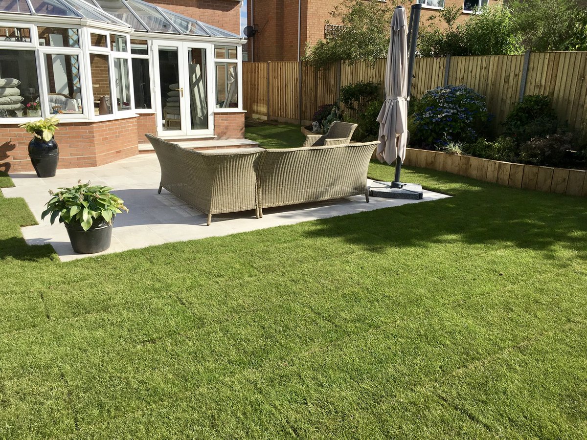 LtdAveryLand's tweet image. Our latest garden refurbishment consisting of only the highest quality @Pavestone Opus Volterra porcelain paving. #AboveAllElseQuality #PavingTheWay