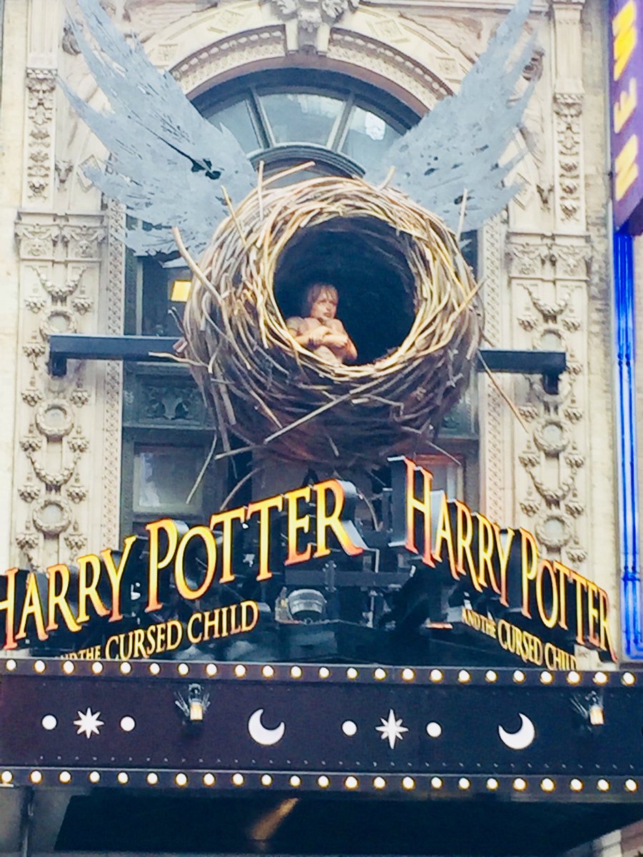 BK_Mitche11's tweet photo. Love #HarryPotter but this display is creepy #NYC #TimesSquare https://t.co/HpNADtqU9g
