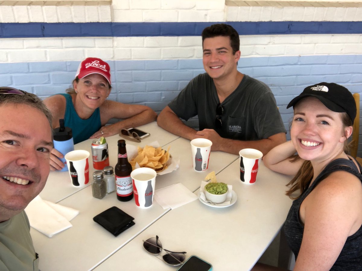 waltwins's tweet photo. Taqueria del sol! https://t.co/P5OIa6Hs7S