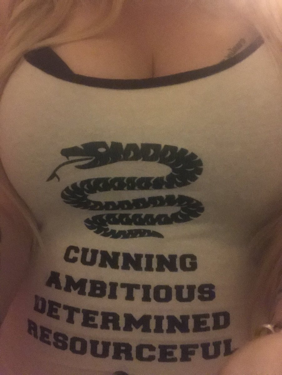 Missxblonde2011's tweet photo. New Harry Potter Slytherin PJs 🐍 #HarryPotter #Slytherin #SlytherinHouse https://t.co/EWWu1CVfG2