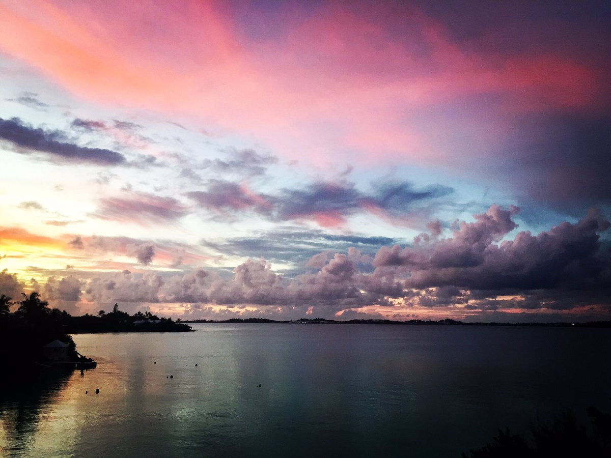 Perfect 💜 #bermuda #sunsetspectacular @WeAreBermuda @Bermuda @BTAInsights @bernewsdotcom