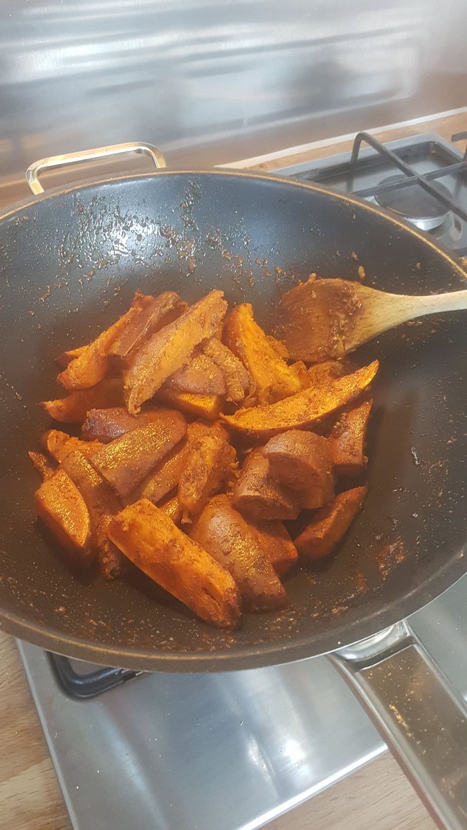 stefanobarbaman's tweet photo. Kijk deze cookings die ik vandaag heb gezet neef https://t.co/A1kF30lXU3