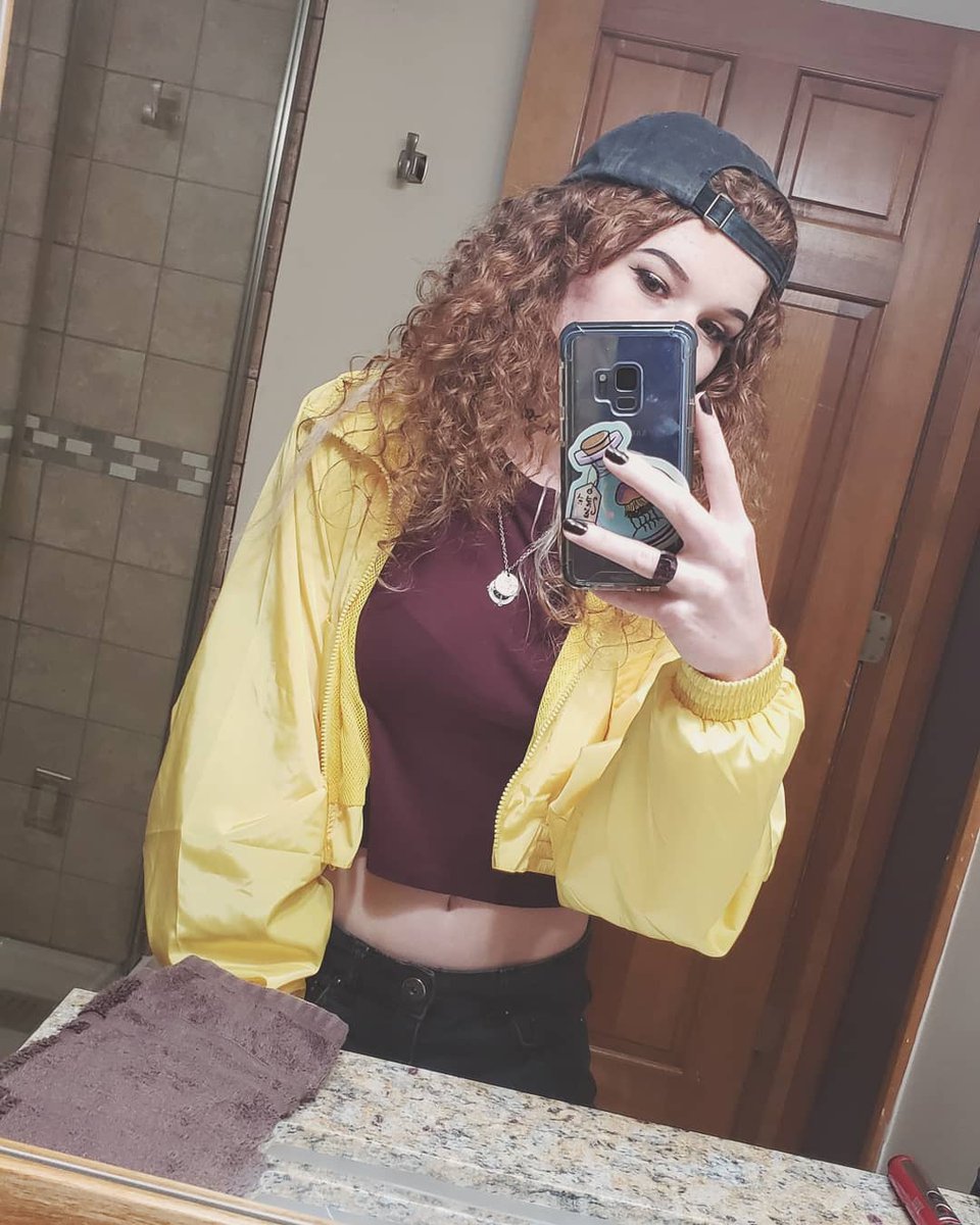 secobble's tweet photo. Yellow #FCE205 https://t.co/ywkU99NRfT