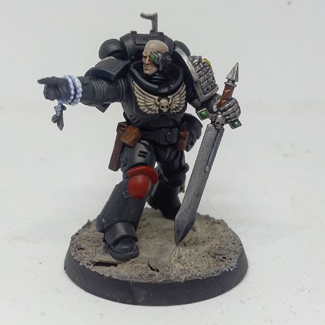 YorkNecromancer's tweet photo. Deathwatch Primaris conversion.
(I made him as a Lieutenant... then discovered that the Deathwatch don't get those. 😒 So now he's a Primaris Sergeant on a 40mm base for no reason.)
#paintingwarhammer #40kconversions #warhammer40k #spacemarines #inqui… https://t.co/r5ERjI0PFr https://t.co/E6Nv4uh3tJ