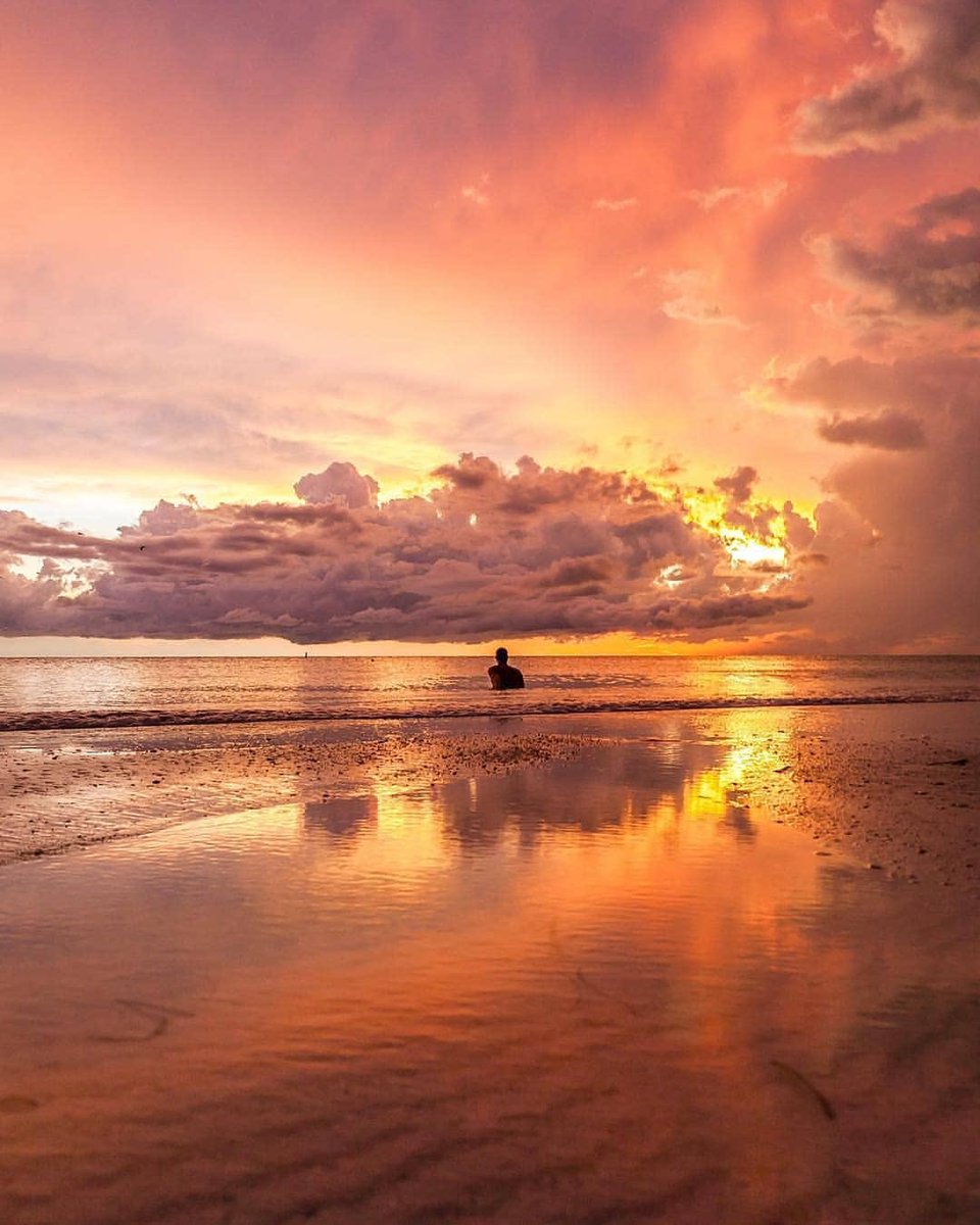 visual_supply's tweet image. Amazing skies 🔥