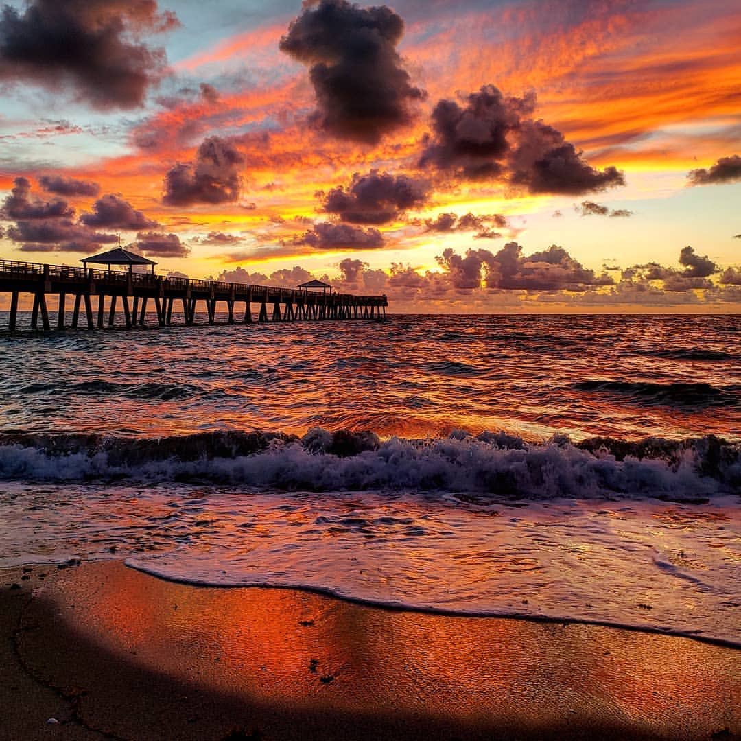 visual_supply's tweet image. Amazing skies 🔥