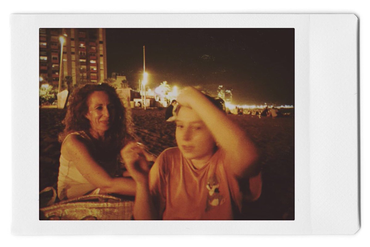elisabetschmoll's tweet photo. 🌙🌟 Nit d’estiu a la platja ✨💫🏖#nochesdeverano #nitsdestiu #barcelona #nochesdeplaya #nitsdeplatja https://t.co/aTWWDk58zF