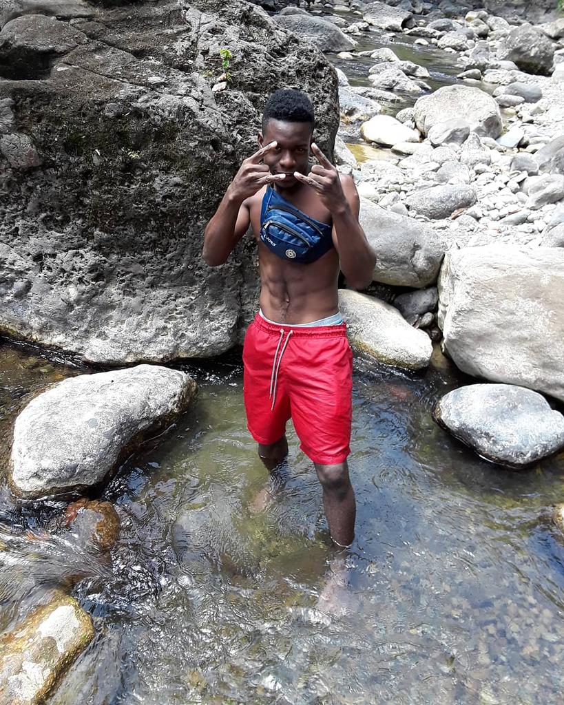chef_dacres's tweet photo. It was a good day indeed! Lots of fun and happiness with friends and family.
#summa2018
#summer
#river https://t.co/MJVGg4hVEk