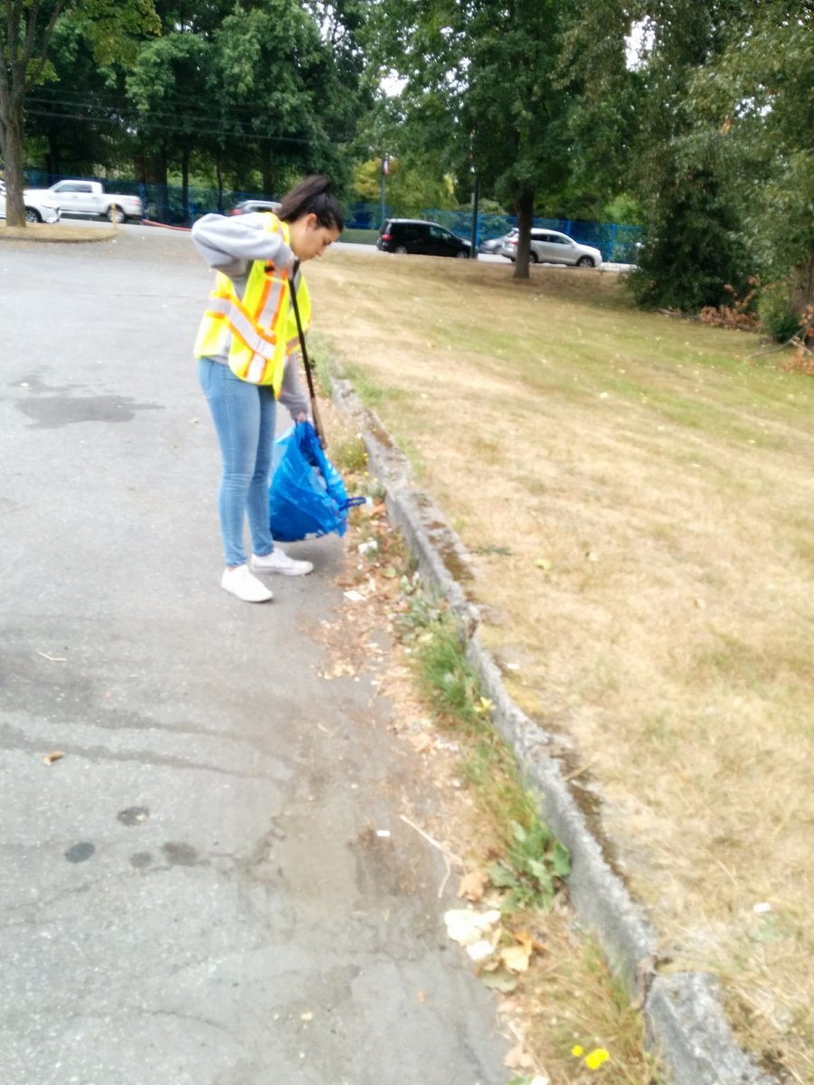 HastingsCPC's tweet photo. Our #volunteers having a #cleanupparty to #KeepVancouverSpectactular today! Finally having a cooler #Vancouver on this #SampsonSaturday! https://t.co/ClTiJTqvYe