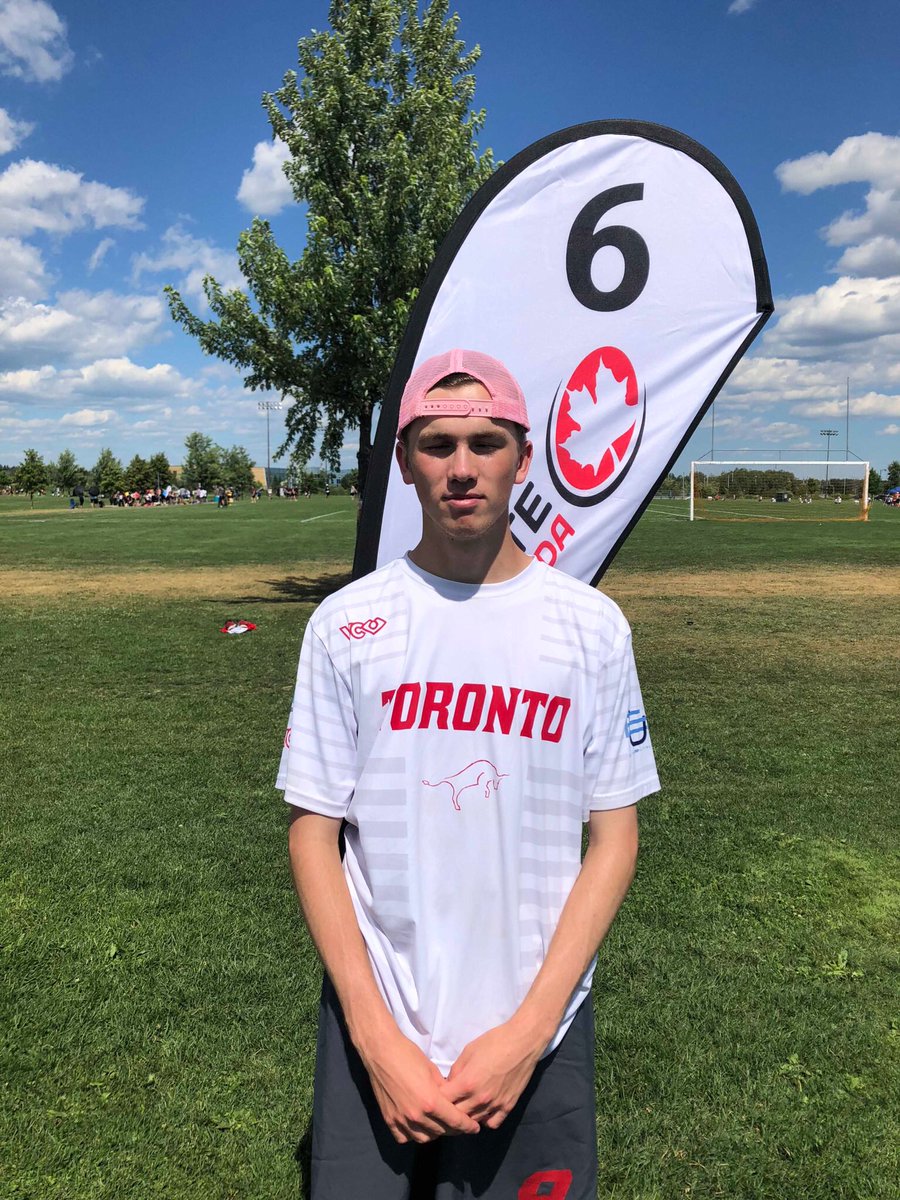 Justin “Flickbomb” Wray 
This dependable O line handler is the poster child of Etobicoke uLtimate (sorry Vlad) and has a nasty flick huck, just don’t ever give him the aux