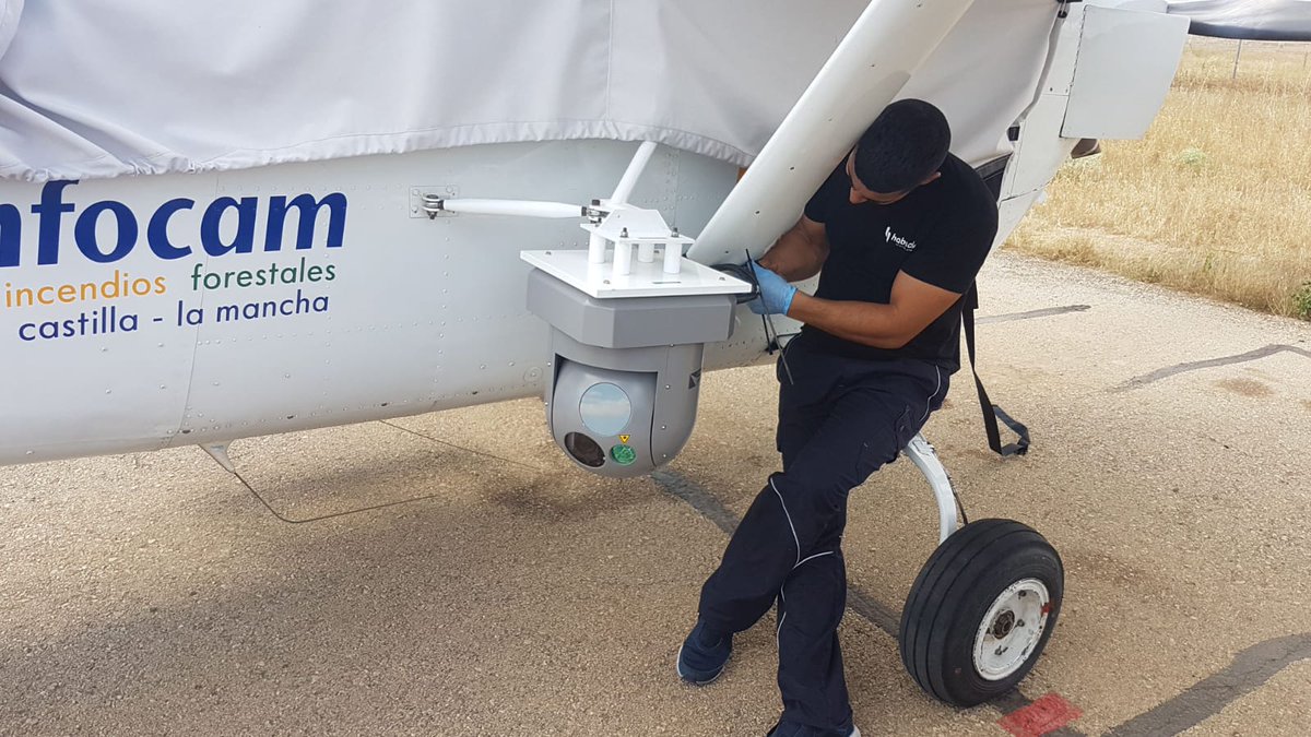 ZapaZurdo's tweet photo. Los Pilotos: unos cracks✔️
Nuestros coordinadores: organizan las Op.aéreas como si fueran un director de orquesta✔️

Pero para q todo funcione...la máquina debe ir perfecta!
Y es por el currazo invisible de nuestros mecánicos: revisiones, pruebas, horas, km...GRACIAS
#ACOCLM https://t.co/JAQ7ZXIQTE