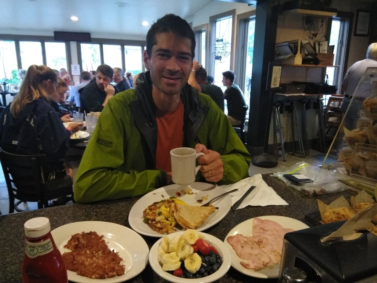 MarkMoroge's tweet photo. Breakfast of champions at brio's this morning. Had a pint of Ben and Jerry's chunky monkey too https://t.co/lv1tVkaSi9