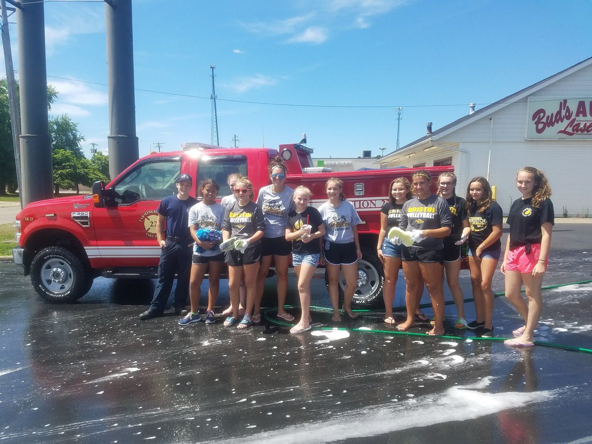 FTFD22's tweet image. Supporting the Bristol 7th &amp;amp; 8th grade volleyball teams by participating in the car wash fundraiser this morning. @BristolSchools