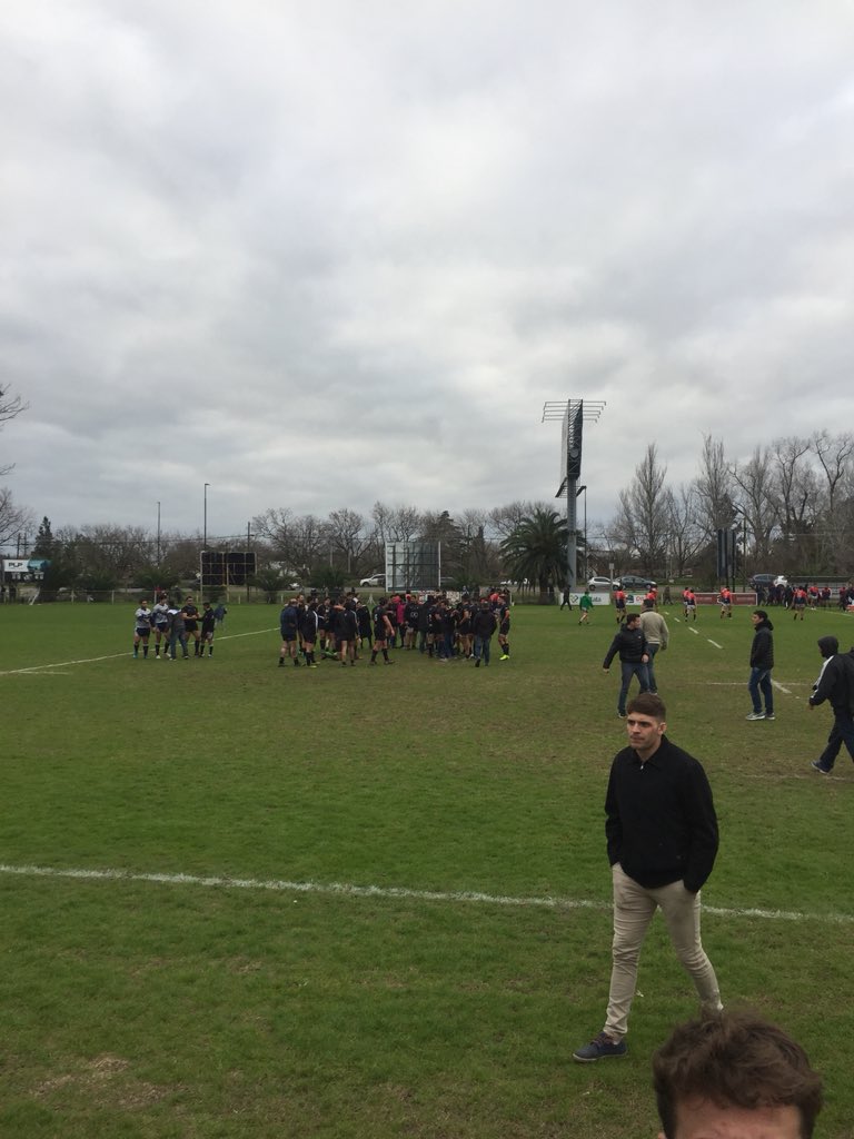 universitariolp's tweet photo. 🏉👉🏻Partidazo en Gonnet. La U ganó 25 a 17. #SentimientoPantera2018 https://t.co/vEQbcofCb0
