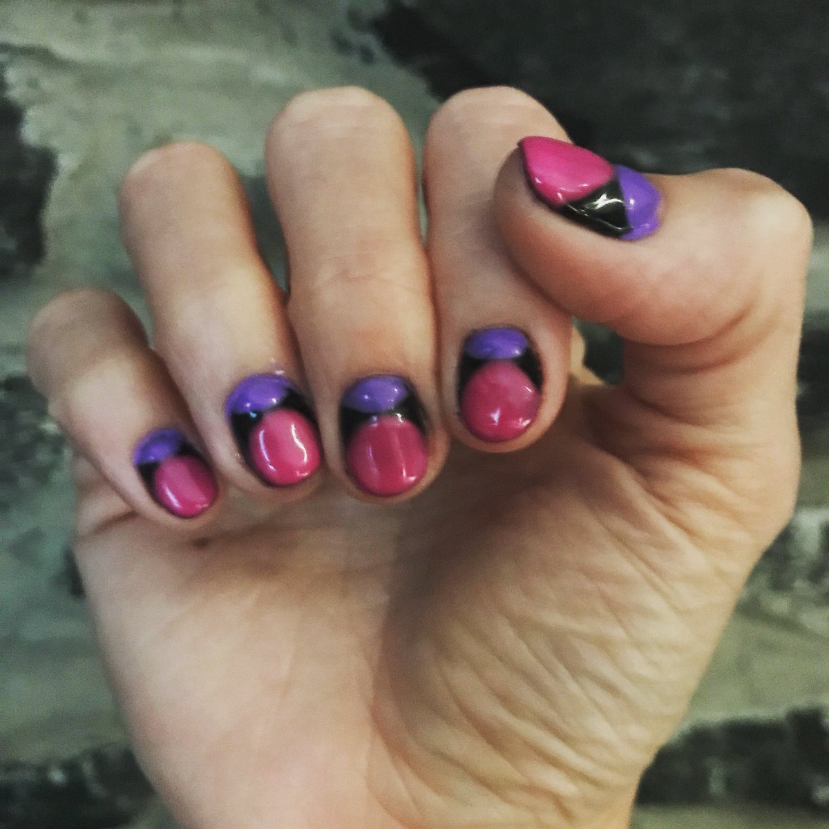 jennseltz's tweet photo. Throwing a little #curveball at my summer nails @phishcurveball #phishnails https://t.co/0p92miRJJ2