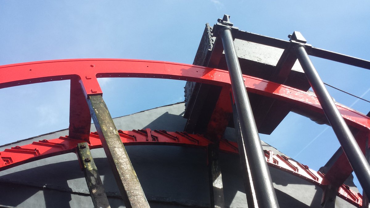 MillsofNI's tweet image. Nice tea and scones at @dundonaldmill . Huge waterwheel. #milltastic