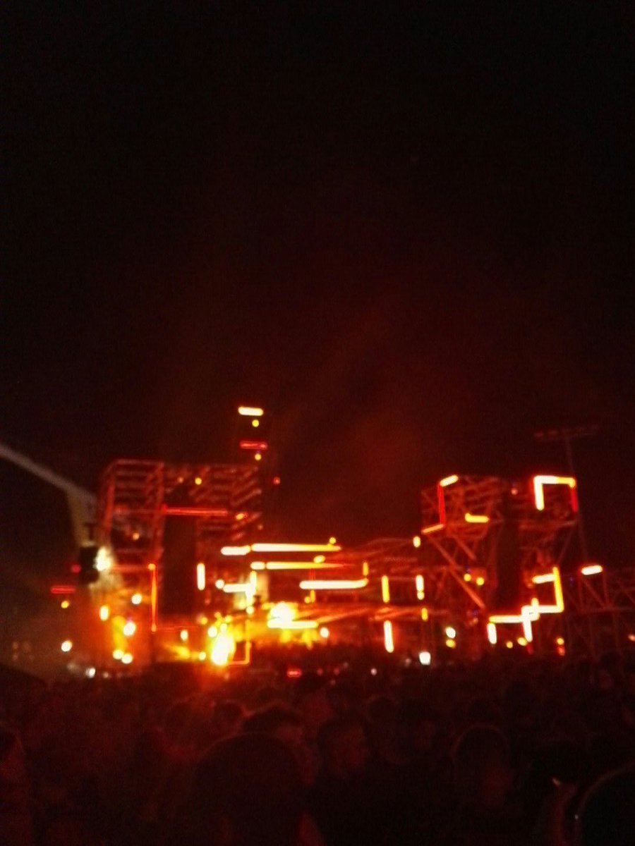 omrblog's tweet photo. DJ Koze #dgtl #dgtlbarcelona https://t.co/pPwfBGFIwY