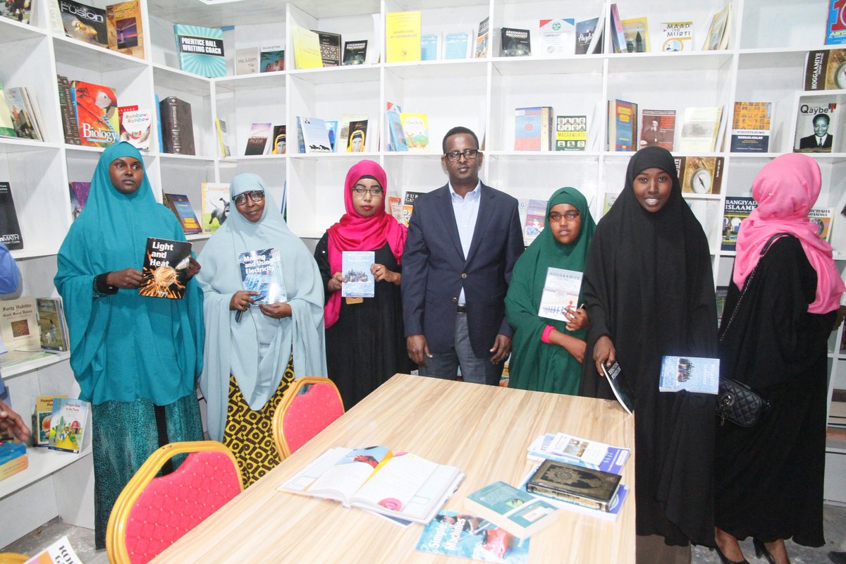 MDhagacade's tweet photo. Buugta oo la aqriyaa ka bar weeye aqoonta.
#MaktabaddaCadaado
@AdadoPLibrary
#Cadaado
#CadaadoLibrary https://t.co/REXbiPrGHd