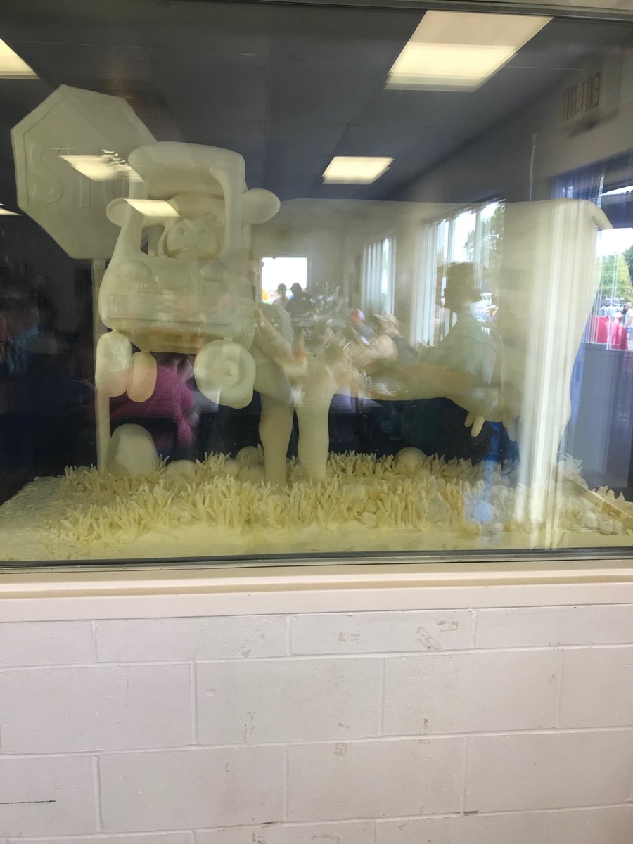 BenBrownMU's tweet photo. Not the best picture but my second butter cow of the year! #MOdairy “Welcome to the Mizzoura State Fair” https://t.co/Q91jTVZxQ5