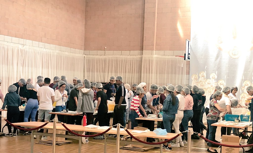 BishopAngaelos's tweet photo. A dynamic day of ministry at @CopticCentreUK with @CopticDiocese @CopticYouthUK #Revive2018 #youth serving in and for the community with @FeedTheHungry, #Stevenage @HFRS, @ENHerts Lister Hospital, and @KnebworthCareHo.
So proud of our young men and women for being a true light! https://t.co/EBrAGFq69a