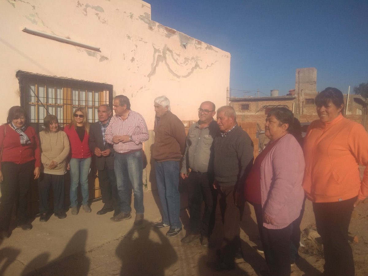 LeanS90's tweet photo. Gracias a la gestión del Dip. @OlivaresHctor, El senador @JulioMartinezLR  y el Dip. @JaimeKlor  realizaron la entrega de ayuda institucional al centro de jubilados y pensionados de la localidad de Vichigasta.
@ggarodriguez @ClaudinaRodrig @floroliva93 @HidalgoPatry https://t.co/jr7iTQHYFp