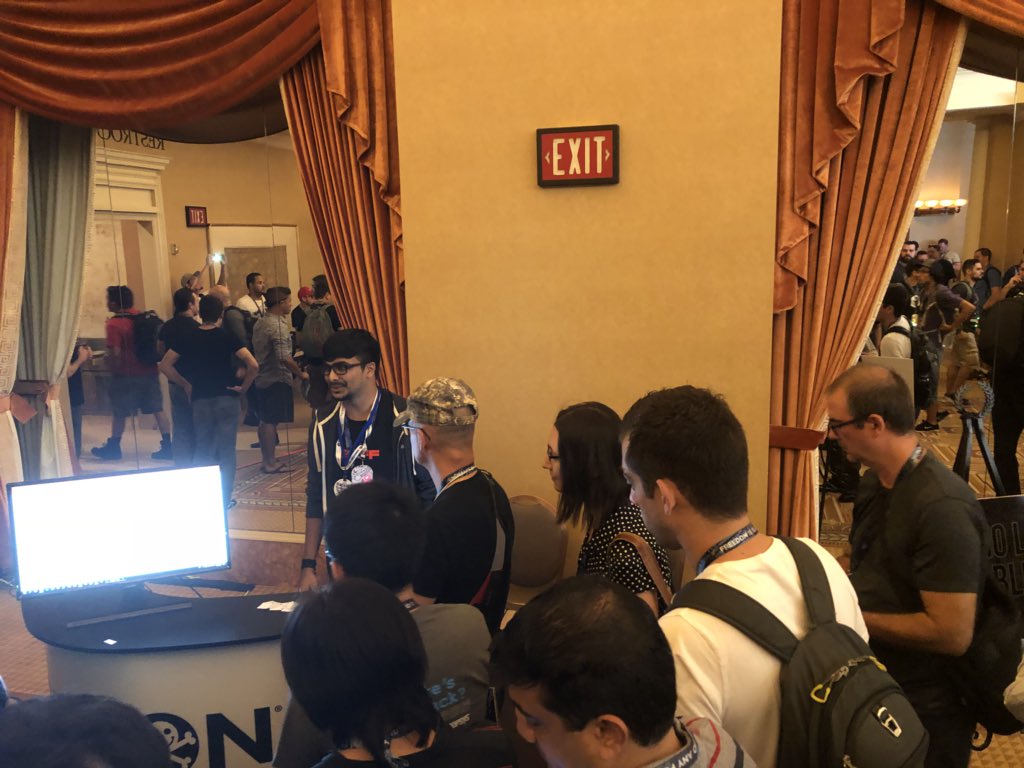 prashant3535's tweet image. .@s4n7h0 presenting #halcyon @defcon #demolabs