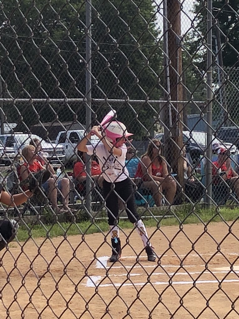 Amber_Lynn_TV's tweet image. Cancer can’t stop this little girl. #KenzieStrong @Frodokbc sending me these pictures today! Love following Kenzie’s journey. 🧡m.facebook.com/profile.php?id…