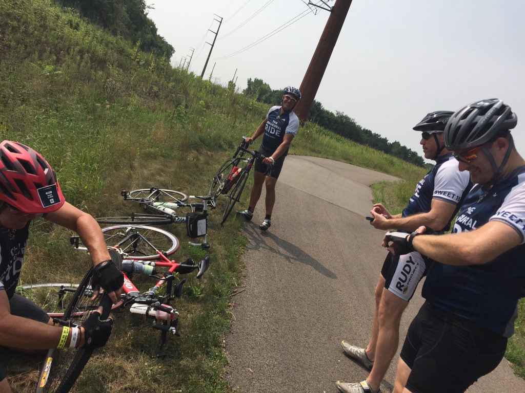 SusanSchuster's tweet photo. When you say well-supported ride, I didn’t expect the beyond awesome level of camaraderie, fellowship and generosity including from this team of #Chainbreaker18 #Chainbreaker17 - #TY Jen’s network at work! It was a meaningful & fun ride! #MN #EndCancer #BuildCommunity https://t.co/vvcJdMd8er