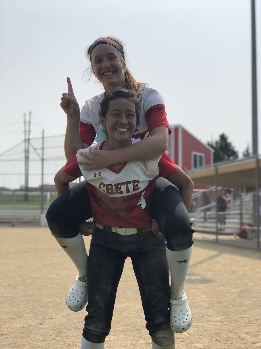 They like #crocs, long walks on the beach and hitting #dingers ... today’s PPOD goes to <a href="/jenycardona_/">jennifer cardona</a>  and <a href="/leahjurgens_/">leah jurgens</a> both had a great scrimmage and have #competed their tails off this week. Keep it rolling kids #DbD