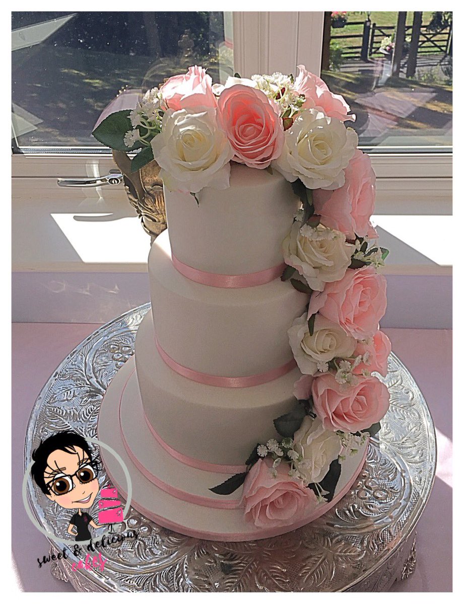 sweetanddel's tweet photo. Congratulations to Louise and partner who are celebrating their wedding at Grimescote Manor. 

#weddingcake #wedding #happycouple #cake #congratulations https://t.co/dxAnkNjqGB