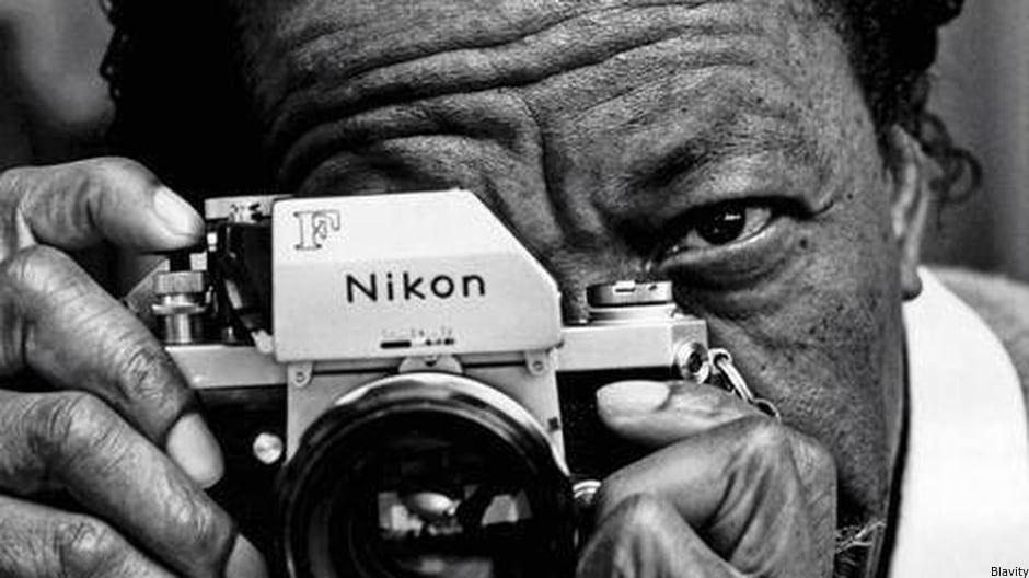 Blavity's tweet image. 14 black photographers that Vogue ignored over the last 126 years bit.ly/2vv6U6k