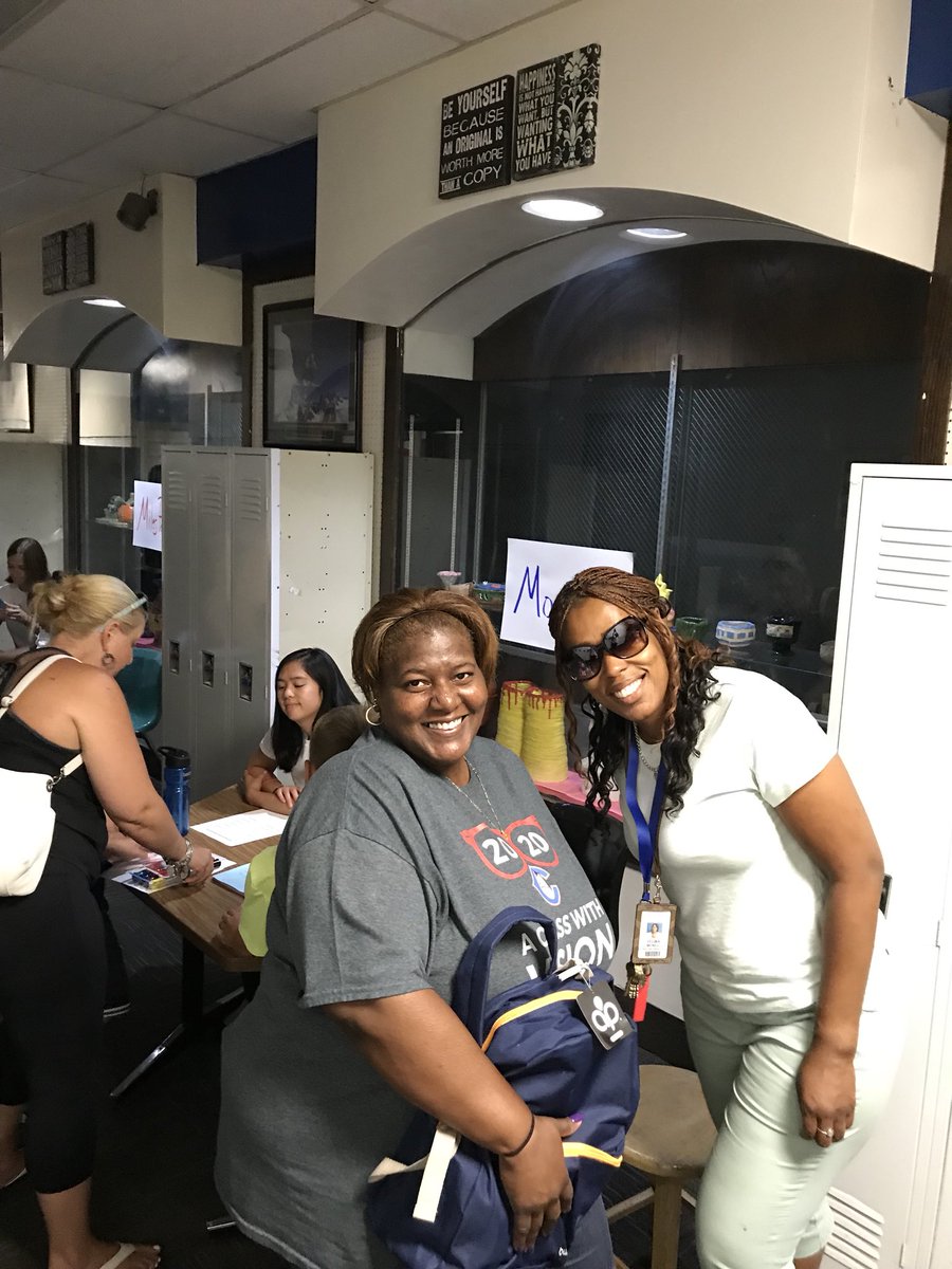mound_stem's tweet photo. Mound was pleased to participate in today’s Back to School Fair at Cleveland Central Catholic HS. In addition to food and fun activities, generous Slavic Village community sponsors provided our scholars with backpacks and supplies for the upcoming school year. #moundstem https://t.co/iwBebzzxmk