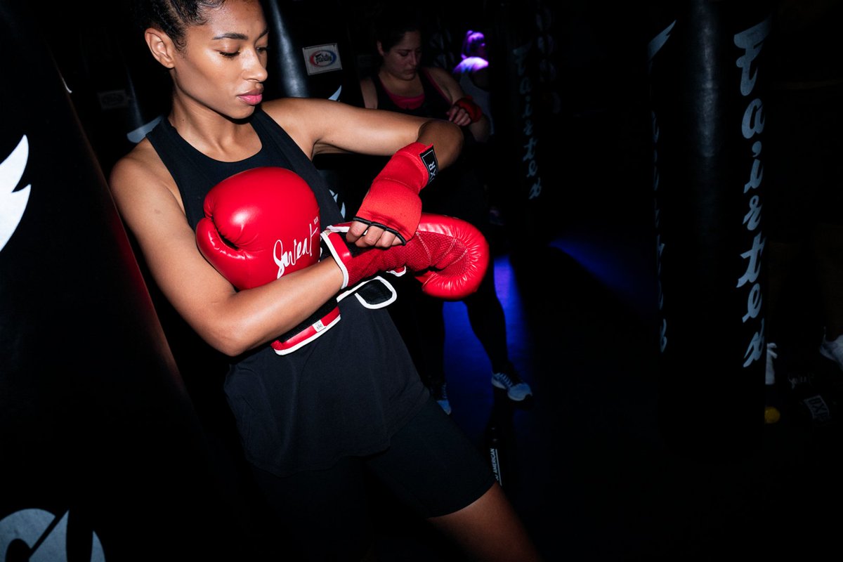 No days off 🥊 <a href="/FreshLengths/">Lesley</a> in The Making Moves Tank Black001 &amp; The Icon Bike Short, shop our full 40+ piece activewear collection now: gdac.co/3106 #OurBodyOurJourney #goodsquad