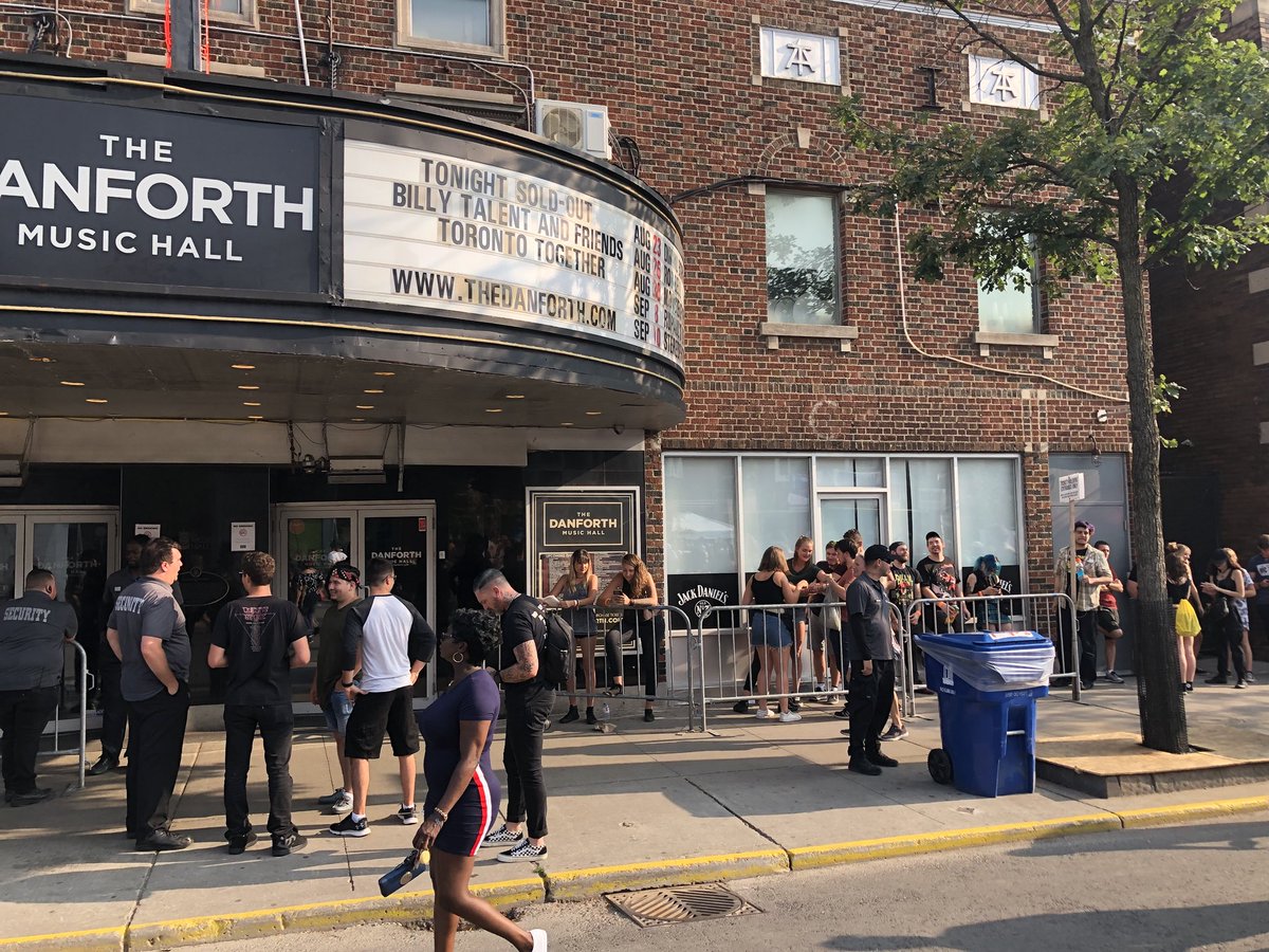 Natalie_SKi's tweet image. Line up for @BillyTalentBand benefit concert at @TheDanforthMH. Some of the fans have been here since 9am #TOTD2018 #cbcto