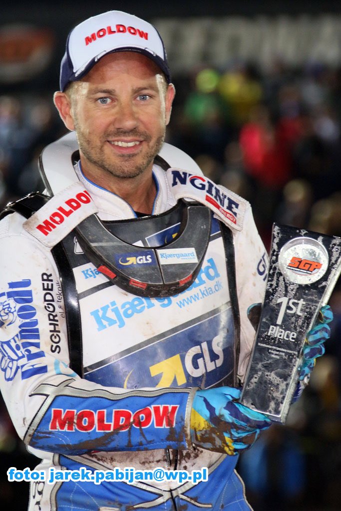 NickiP_Racing's tweet photo. What a night...💪🏼 #ScandiSGP🇸🇪 winner @nickipedersenDK 🇩🇰

🥇 @nickipedersenDK 
🥈 @MatejZagar55 
🥉 Freddie Lindgren

#nickipedersen👊🏼💪🏼✌🏼 https://t.co/uYPmuvVBtl