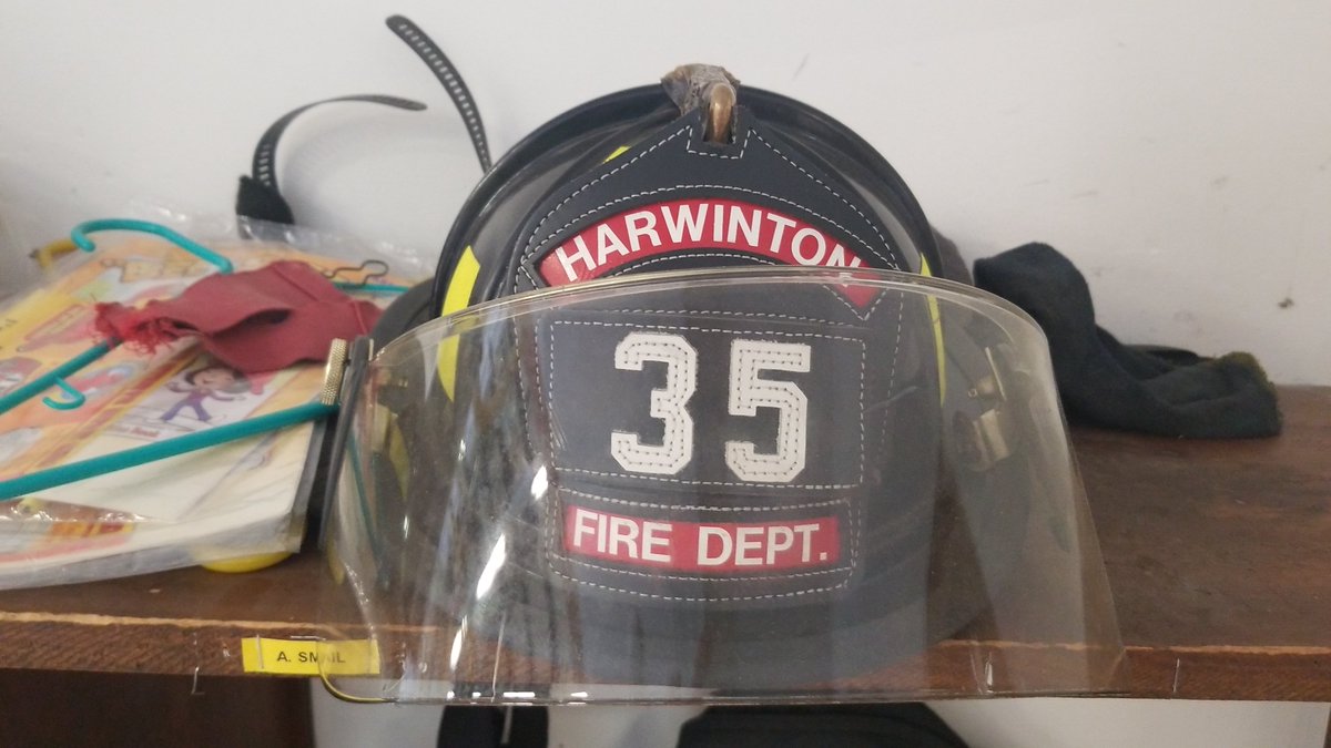 MaryGlassman's tweet photo. That’s not nearly enough. In Congress, I’ll fight for more federal support for first responders who put their lives on the line everyday for us. #MaryOnTheMove #MaryforCT #TeamMary #HarwintonCT 3/3 https://t.co/Txf0ClSfQ4