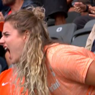 Multimediaplaat's tweet image. Altijd wat nieuws: "Laura leeft op tribune intens mee met race zus Lisanne"
Kijk hier voor al het nieuws: Multimediaplaats.nl - multimediaplaats.nl/laura-leeft-op…