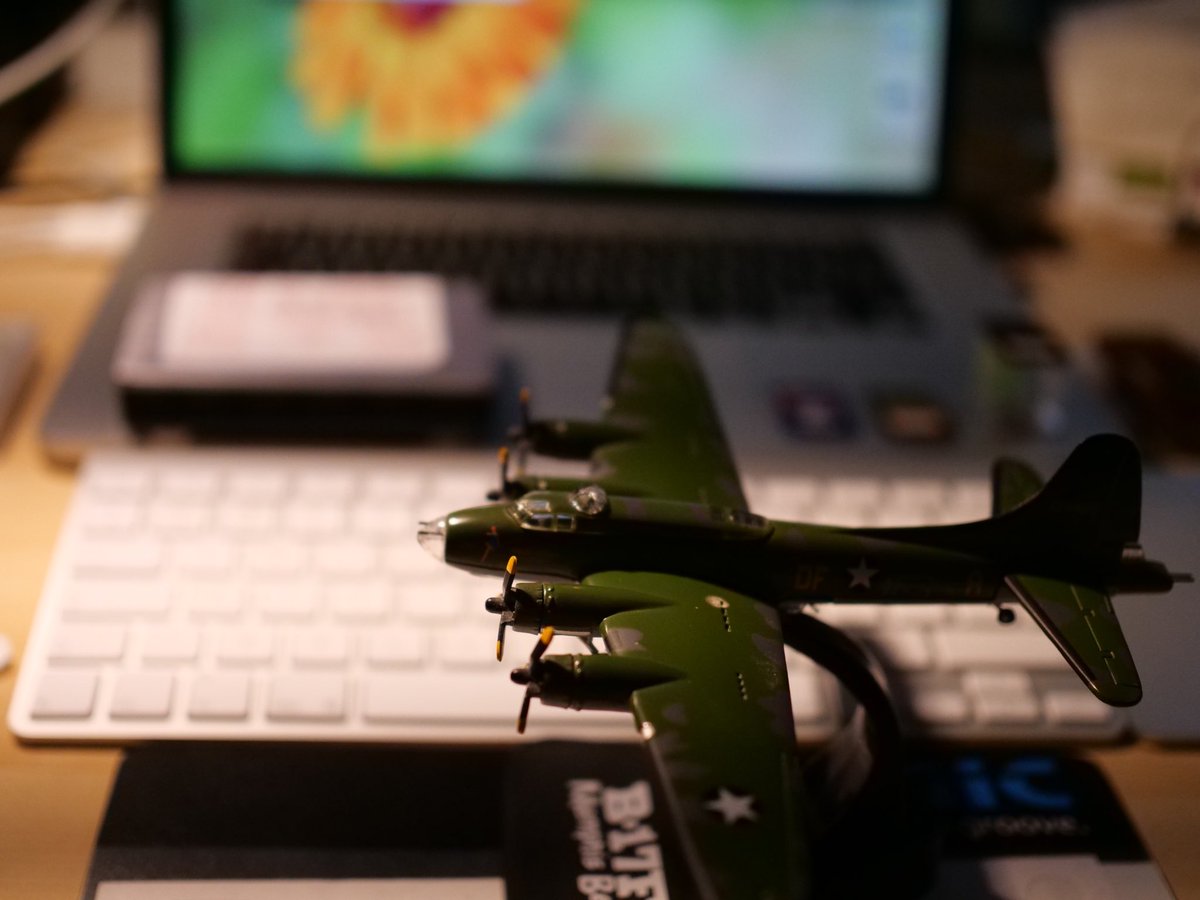 OAK77uk's tweet image. Improbable Watching from 1971 (French friend on board #Windsor3 1971) Viewing across time to 2018 to a Desktop Landing #Improbability