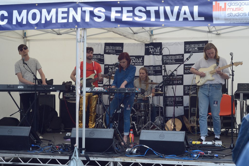 Also caught @CarlaJEaston (+Band) around the corner at the @musicmomentsgla 
stage.
Lots of lovely music on show this weekend.
#MusicMoments #Glasgow2018 #Glasgow