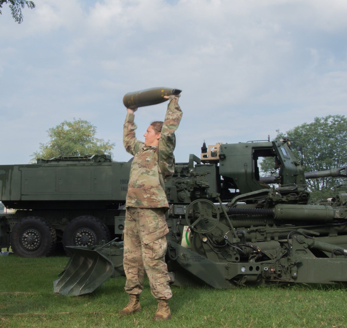ArmyROTC's tweet image. Check out 9th Regiment, Advanced Camp as they branch out to find their perfect fit at Branch Orientation.
Photos by Jakob Coombes
#Armyrotc #Armyrotccst #CadetCommand