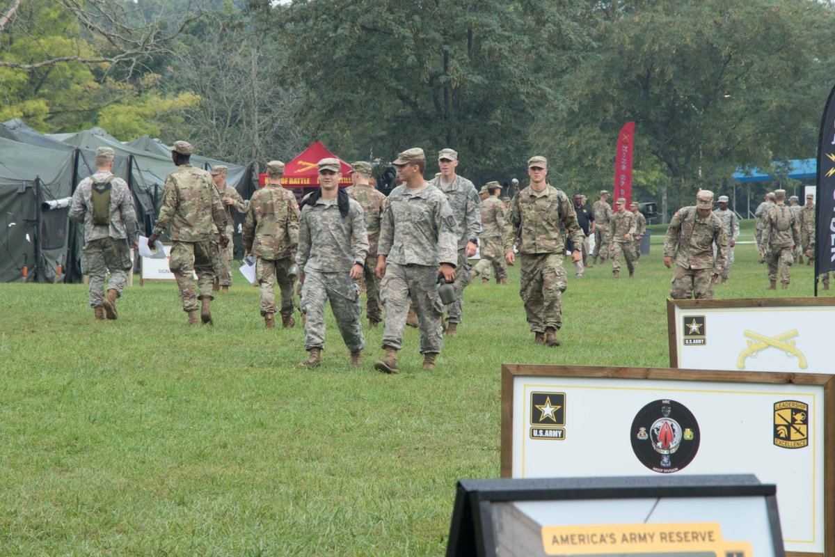 ArmyROTC's tweet image. Check out 9th Regiment, Advanced Camp as they branch out to find their perfect fit at Branch Orientation.
Photos by Jakob Coombes
#Armyrotc #Armyrotccst #CadetCommand