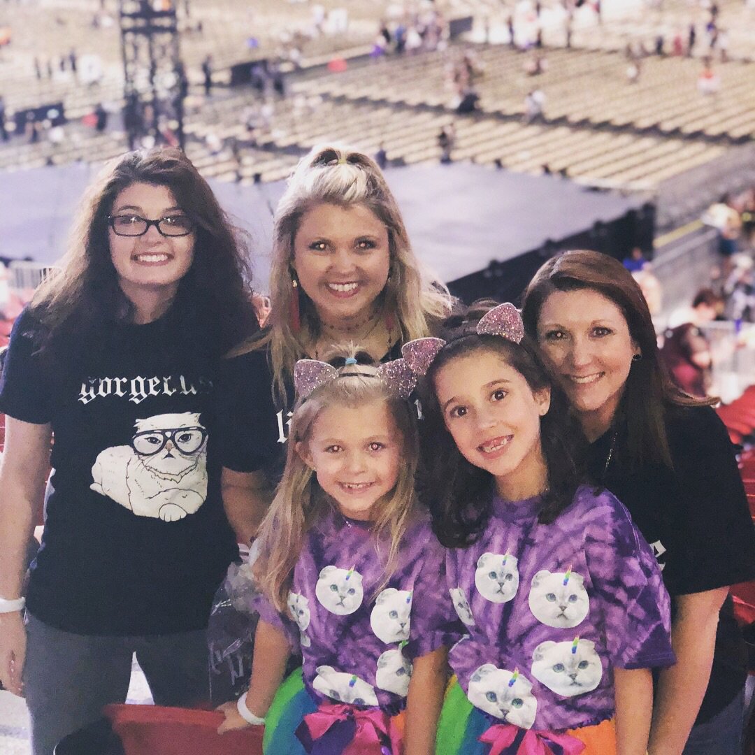 ashley_mp's tweet photo. Ready for it! Repping #oliviaswift for their first concert @taylorswift13. Ready for the best night of their young lives (and ours)! @taylornation13 #reptouratlanta #reptour #reptouratlantanight2 #swifties #screamingcolor https://t.co/d3OIMqIH0l