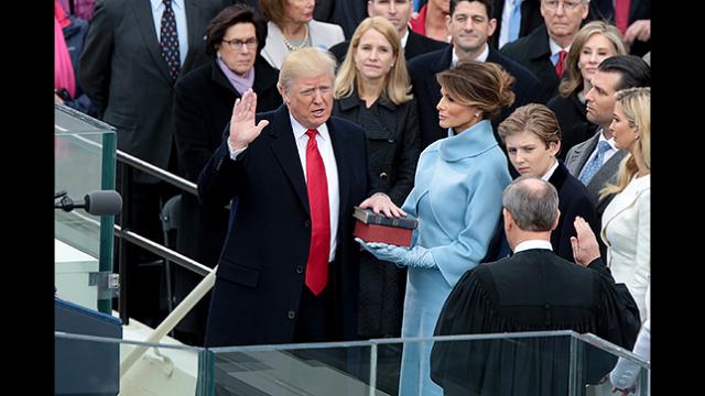 Omarosa: Trump wanted to be sworn in using "The Art of the Deal" instead of the Bible hill.cm/37FfMs6