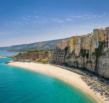 tyfraley's tweet image. This beach in #Italy is surrounded by stunning cliffs. #nature  cpix.me/a/52487144