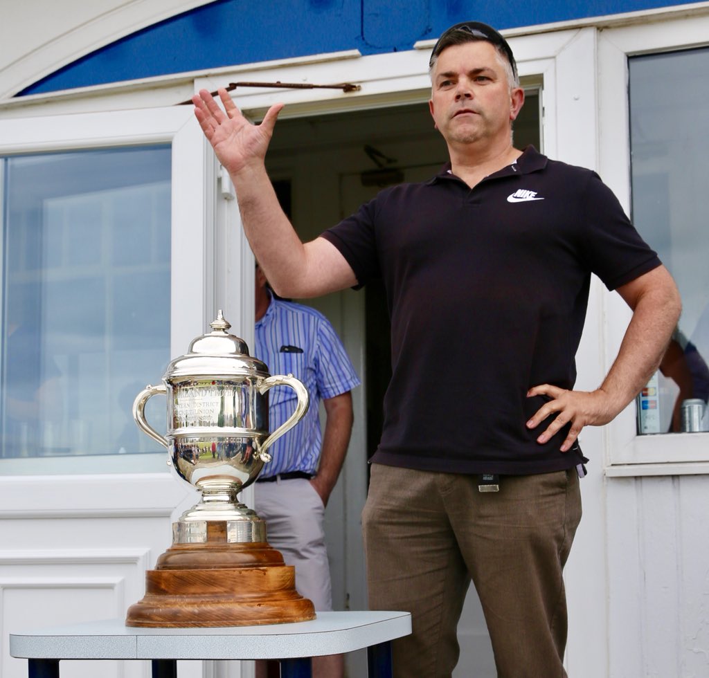 ScottyCricket's tweet photo. #ColinMitchell @DaleCricket presents @WDCUcricket #PremierDivision to @Jameyc11 @FerguslieCC who are #Champions2018 @ChippyB1964 @DuncanForrest @StewartGilmour1 @weirbuddie @RodgerHamish @Sandy62576674 @alistair_aj https://t.co/PRltHs3tmV