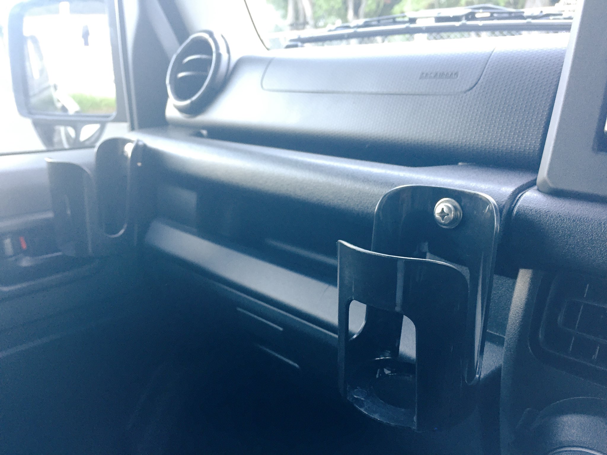 のり3 百均のベビーカー用ドリンクホルダー設置してみたw 新型ジムニー Jb64 ドリンクホルダー のり3 百均のベビーカー用ドリンクホルダー設置してみたw 新型ジムニー Jb64 ドリンクホルダー