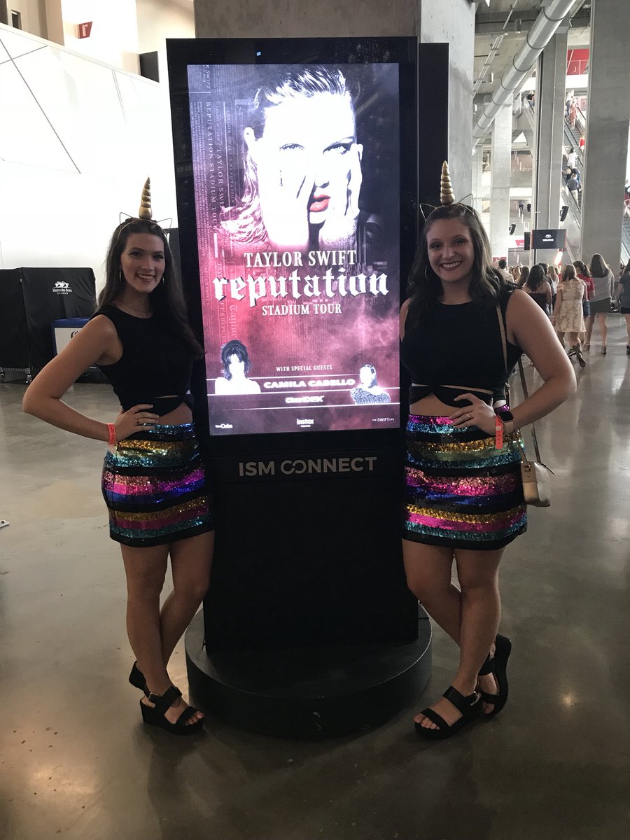 josiehennessy13's tweet photo. WE’RE HERE TAYYYYY!!!!!!! Floor G, Row 13, Seats 27 &amp; 28. Pleaseeee come get us!!!!!! @taylorswift13 @taylornation13 🐍🐍🐍🐍 https://t.co/JMwiieOh1g
